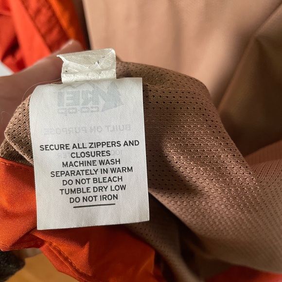 REI Women's Bold orange windbreaker - Picture 12 of 13